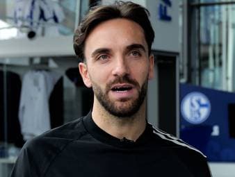 Der FC Schalke 04 konnte lange die Tabelle der 2. Bundesliga anführen. Im Jahr 2026 haben sie bislang allerdings noch kein Spiel gewonnen. Kapitän Kenan Karaman äußerte sich nun zu den aufkommenden Gerüchten über Unruhen in der Kabine.