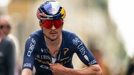 Tom Pidcock stürzte auf der 5. Etappe der Katalonien Rundfahrt schwer