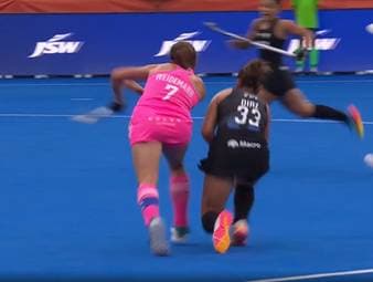 Dämpfer für die deutschen Hockey-Frauen nach guter Aufholjagd. Dem 3:0 gegen Schottland folgt ein 2:3 gegen abgezockte Argentinierinnen.
