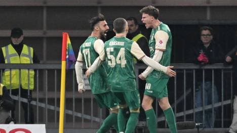 Jonathan Asp Jensen (r.) bejubelt sein Tor gegen Bern