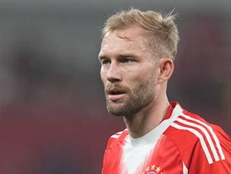 Konrad Laimer bleibt dem FC Bayern offenbar langfristig erhalten. Uli Hoeneß bestätigte die Vertragsverlängerung des Bayern-Stars, ließ jedoch weitere Details offen.