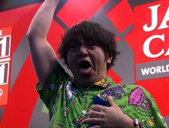 Wie schon bei der Weltmeisterschaft begeistert der Japaner Motomu Sakai die Fans mit seinem skurrilen Walk-On.