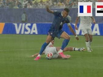Trotz langer Regenunterbrechung lässt Frankreich auch im zweiten Gruppenspiel nichts anbrennen. Gegen den Irak stellt einmal mehr Kylian Mbappé die Weichen und holt mit seinem 16. WM-Tor auch Miroslav Klose in der Bestenliste ein.