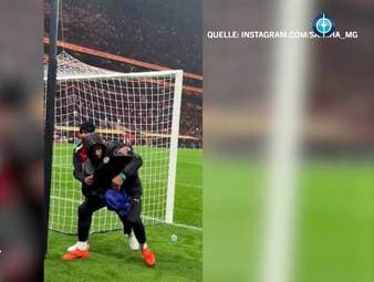 Im Finale des Afrika-Cups verhinderten Marokkaner, dass Senegals Torhüter sein Handtuch bekommt.