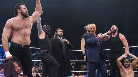 Andrade El Idolo (hinten) und der frühere Jake Something haben bei AEW unterschrieben