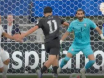 Just trifft für Neuseeland nach einer sehenswerten Ballstafette zum zwischenzeitlichen 2:1 gegen den Iran.