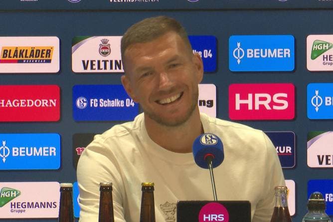 Dzeko scherzt: "Die wollen mich nicht zuhause haben"