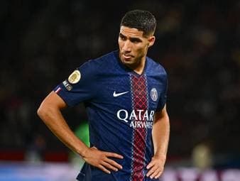 Flitzer macht PSG-Chance zunichte