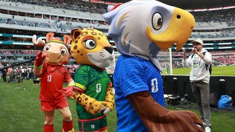 Die offiziellen Maskottchen für die WM 2026 heißen Maple, Zayu und Clutch (v.l.)