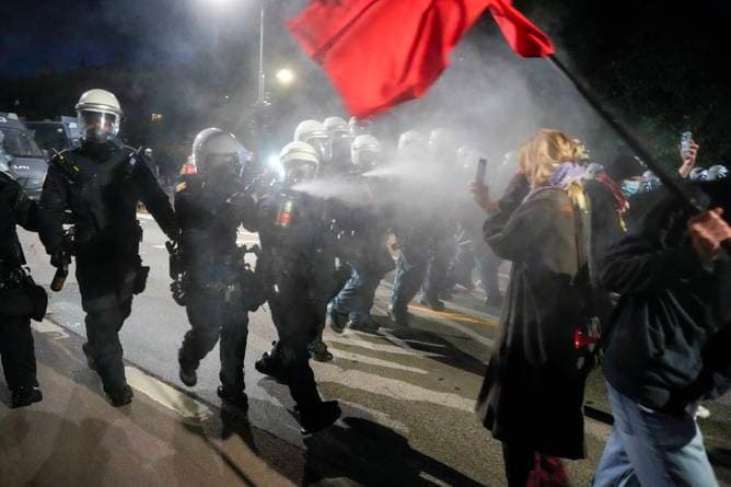 WM-Quali von Protesten überschattet