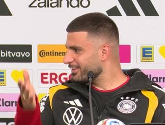 Auf der DFB-Pressekonferenz hat Angreifer Deniz Undav für einen Lacher gesorgt. Dabei legte er den Begriff "Freigang" etwas zu weit aus. 