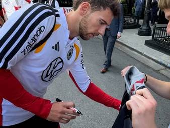 Trotz mehrerer tausend Kilometer Entfernung ist Leon Goretzkas Verbundenheit zu seiner Heimat Bochum auch in den Vereinigten Staaten gefragt.