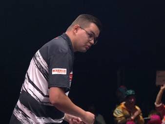 Vize-Weltmeister Gian van Veen scheitert im Achtelfinale der European Darts Trophy überraschend an seinem Landsmann Wessel Nijman. Die Nummer drei der Welt verliert deutlich mit 1:6.