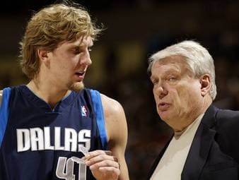 Don Nelson, Dirk Nowitzkis erster NBA-Trainer, ist mit 86 Jahren gestorben, worauf Nowitzki emotional reagierte und Nelson für seinen Glauben an ihn und seine frühe Förderung dankte.