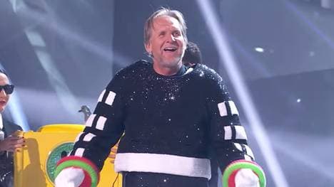 Bernd Schuster singt als Ampel im spanischen TV