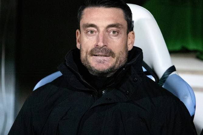 Eintracht-Kapitän? Riera baut massiv um!