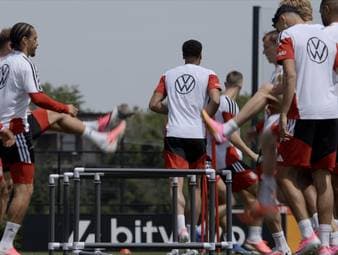 Die deutsche Nationalmannschaft absolvierte am Mittwoch auf dem Gelände von Chicago Fire das erste Teamtraining in den USA. Manuel Neuer trainierte hingegen nur individuell. 