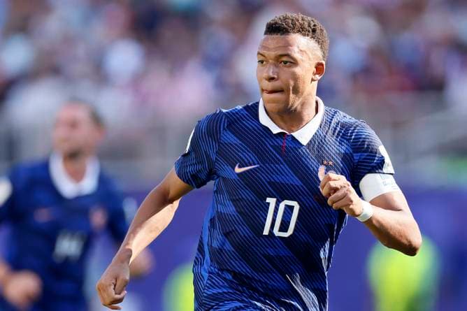 Wende im Eklat: Jetzt droht Mbappé eine Klage 