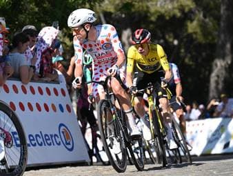Brände und Berge: Brisante Tour-Etappe