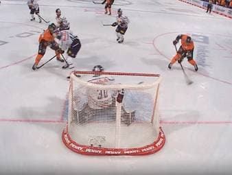 Die Highlights der Eishockey-Partie Grizzlys Wolfsburg - EHC Red Bull München aus der DEL im Video.