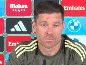 Nach Diego Simeones Roter Karte nach der Auseinandersetzung mit einem Fan zeigt Xabi Alonso Verständnis für seinen Trainerkollegen. Die Vorfälle rund um Beleidigungen von Fans seien "außer Kontrolle geraten".