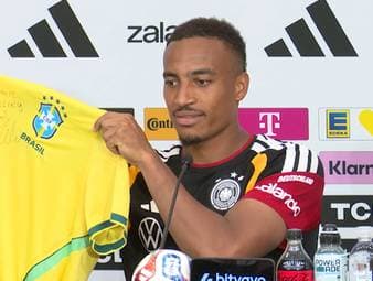 Jamie Leweling spricht über einen Scherz, den er im Vorfeld der WM gemacht hat. Dabei erklärt er, dass er diesen im Falle eines Erfolgs tatsächlich wahr werden lassen würde.