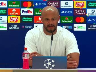 Der FC Bayern geht mit einem Tor Vorsprung ins Rückspiel gegen Real Madrid. Bei einer Reporterfrage nach dem Spiel wird Trainer Vincent Kompany deutlich.
