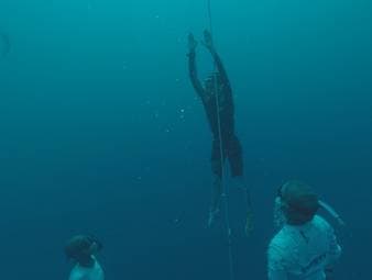 Die Freediving-Sensation Kateryna Sadurska trägt sich mit einem faszinierenden Weltrekord in die Geschichtsbücher ein. 