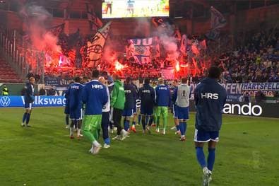 Schalke-Fans sind heiß: "Ziehen den Bayern die Lederhosen aus"