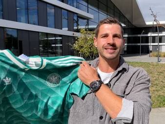 Das DFB-Team wird beim Debüt von Jürgen Klopp in Amsterdam gegen die Niederlande mit einem grünen Sondertrikot auflaufen.