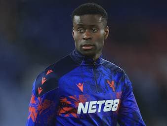 Marc Guehi soll sich diversen Medienberichten zufolge Manchester City noch im Winter anschließen. Bei den Skyblues wird er direkt eine tragende Rolle einnehmen - die Bayern-Verantwortliche auch in München vorgesehen hätten. 