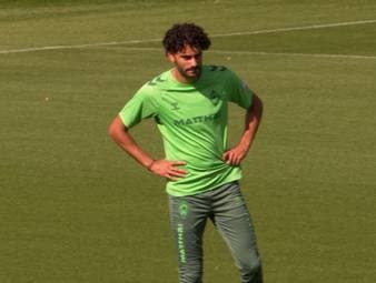 Eren Dinkci ist zurück bei seinem Heimatverein Werder Bremen. Der gebürtige Bremer erklärt, warum es ihn zurück an die Weser gezogen hat und welche Rolle dabei seine Verbundenheit zur Heimat spielt.