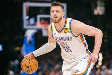 NBA: Hartenstein löst Playoff-Ticket im deutschen Duell