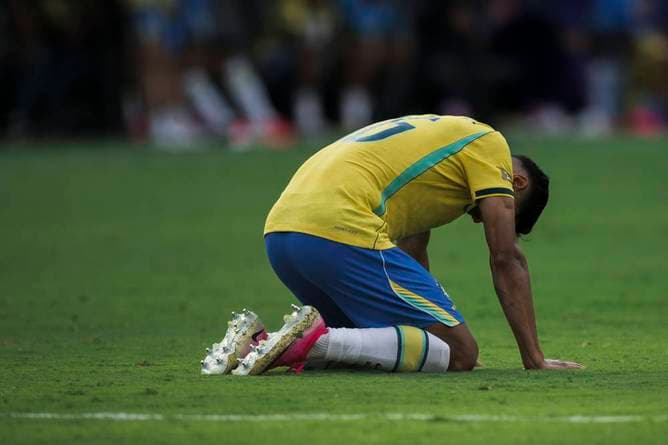 Massive Rasen-Kritik vor Finale: FIFA reagiert