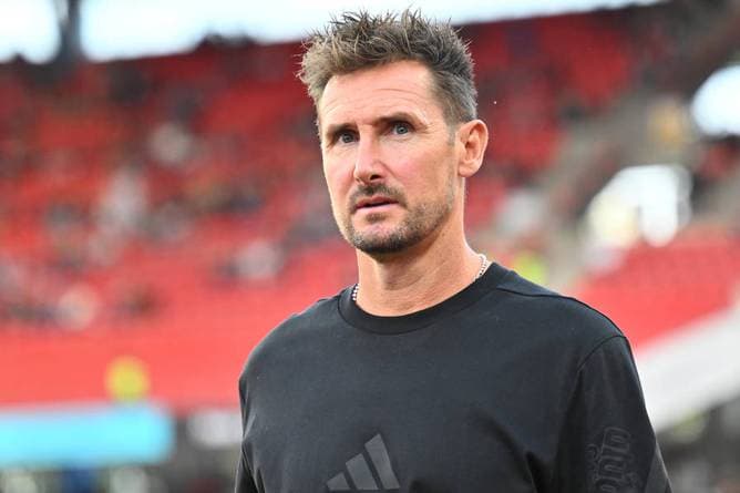 Klose zurück an der Spitze
