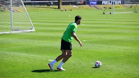 Tim Kleindienst am Ball