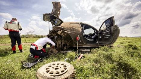 Probleme am Hinterrad stoppen Elfyn Evans