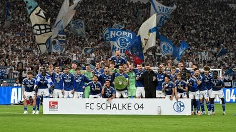 Schalke feiert die Zweitliga-Meisterschaft