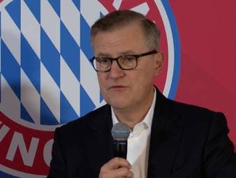 Jan-Christian Dreesen spricht nach dem Kauf des Stadions in Unterhaching über die weitere Planung und Organisation der Säbener Straße und den Umbau, der losgelöst vom Erwerb des Stadions fungiert.