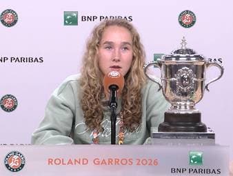 Die russische Tennisspielerin Mirra Andreeva äußert sich nach ihrem French-Open-Sieg zu ihrem Umgang mit dem Ukraine-Krieg. 