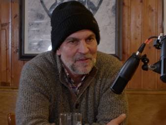 Im SPORT1-Podcast "DEEP DIVE" spricht Markus Babbel über seinen verstorbenen Bruder und reflektiert über die schwere Zeit. 