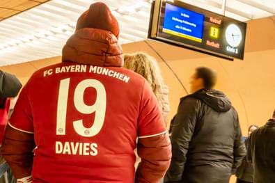 U-Bahn vor Bayern-Kracher geräumt