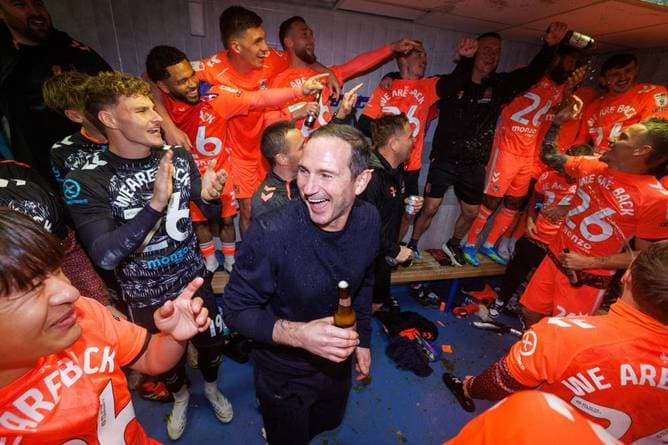 England feiert "bemerkenswerte Wiederauferstehung"