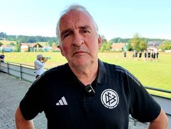 DFB-Schiri-Coach Lutz Wagner blickt auf die internationalen Einsätze der deutschen Schiedsrichter bei der WM zurück und spricht VAR Bastian Dankert ein Sonderlob aus.