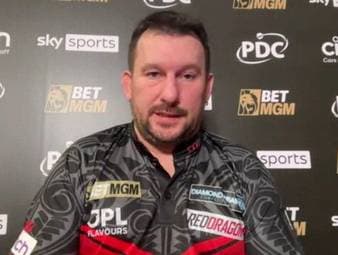 Jonny Clayton spricht mit SPORT1 nach seinem Tagessieg in Brighton über sein Comeback im Finale gegen Michael van Gerwen.