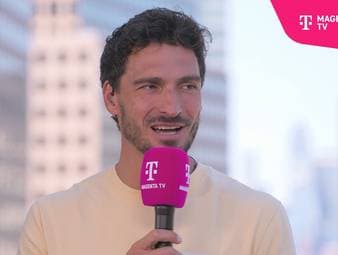 Die schottischen Fans haben es bei der Heim-EM vor zwei Jahren auch Mats Hummels angetan. Der traditionelle Schottenrock zählt aber nichts zu seinen Lieblingskleidungsstücken - jedenfalls noch nicht...