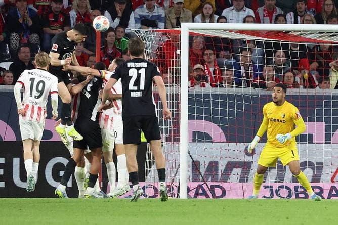 Wolfsburg klettert auf Relegationsplatz