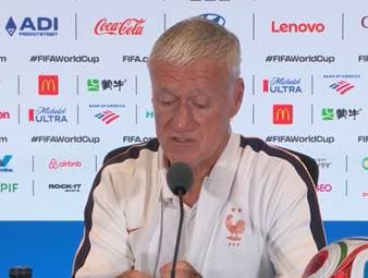 Frankreichs Trainer Didier Deschamps gibt sich vor dem Viertelfinale gegen Marokko gelassen vor der brisanten Besetzung eines argentinischen Schiedsrichterteams: Der Gegner heiße Marokko.
