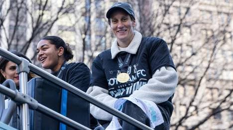 Ann-Katrin Berger bei der Titelfeier in New York