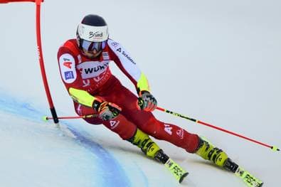Brennsteiner führt im Riesenslalom